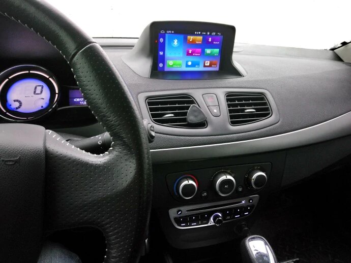 Navigatie AUTONAV Android GPS cu DVD Player Dedicata Renault Megane 3 2008-2016 si Fluence 2009-2015, 32GB Stocare, 2GB DDR3 RAM, Display 7" Full-Touch , WiFi, 2 x USB, Bluetooth, 4G, Quad-Core 4 x 1.3GHz, 4 x 50W Audio
