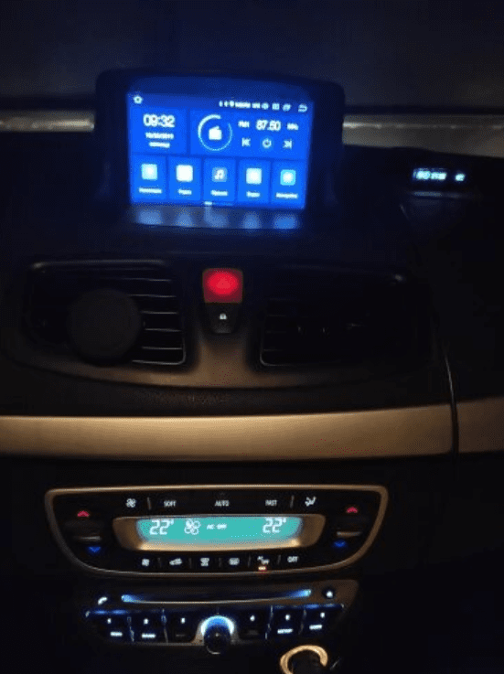 Navigatie AUTONAV Android GPS cu DVD Player Dedicata Renault Megane 3 2008-2016 si Fluence 2009-2015, 64GB Stocare, 4GB DDR3 RAM, Display 7" Full-Touch , WiFi, 2 x USB, Bluetooth, 4G, Octa-Core 8 x 1.3GHz, 4 x 50W Audio