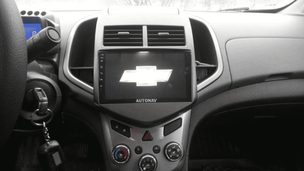 Navigatie AUTONAV Android GPS Dedicata Chevrolet Aveo T300 2011-2015, Model Classic, Memorie 32GB Stocare, 2GB DDR3 RAM, Display 9" Full-Touch, WiFi, 2 x USB, Bluetooth, Quad-Core 4 * 1.3GHz, 4 * 50W Audio