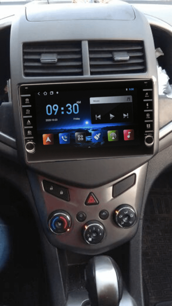 Navigatie AUTONAV Android GPS Dedicata Chevrolet Aveo T300 2011-2015, Model PRO Memorie 128GB Stocare, 6GB DDR3 RAM, Butoane Laterale Si Regulator Volum, Display 8" Full-Touch, WiFi, 2 x USB, Bluetooth, 4G, Octa-Core 8 * 1.3GHz, 4 * 50W Audio