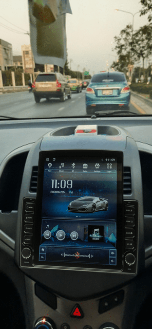 Navigatie AUTONAV PLUS Android GPS Dedicata Chevrolet Aveo T300 2011-2015, Model XPERT Memorie 16GB Stocare, 1GB DDR3 RAM, Butoane Si Volum Fizice, Display Vertical Stil Tesla 10" Full-Touch, WiFi, 2 x USB, Bluetooth, Quad-Core 4 * 1.3GHz, 4 * 50W Audio