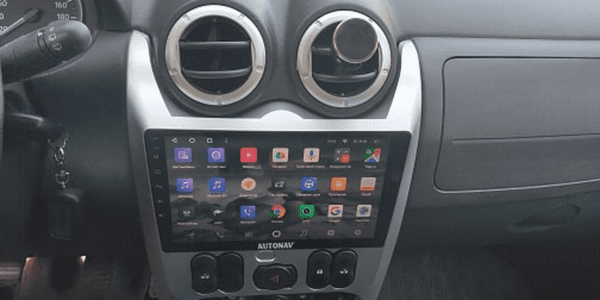 Navigatie AUTONAV Android GPS Dedicata Dacia Logan 2008-2012, Model Classic, Memorie 64GB Stocare, 4GB DDR3 RAM, Display 9" Full-Touch, WiFi, 2 x USB, Bluetooth, 4G, Octa-Core 8 * 1.3GHz, 4 * 50W Audio