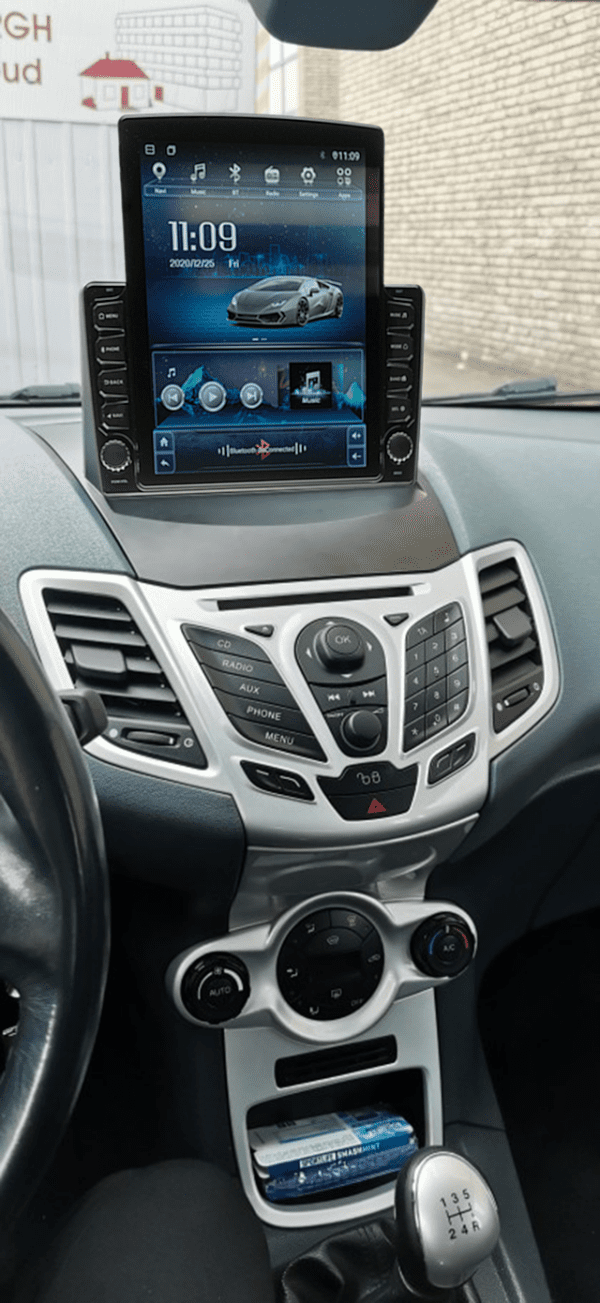 Navigatie AUTONAV Android GPS Dedicata Ford Fiesta 2009-2016, Model XPERT Memorie 32GB Stocare, 2GB DDR3 RAM, Butoane Si Volum Fizice, Display Vertical Stil Tesla 10" Full-Touch, WiFi, 2 x USB, Bluetooth, Quad-Core 4 * 1.3GHz, 4 * 50W Audio