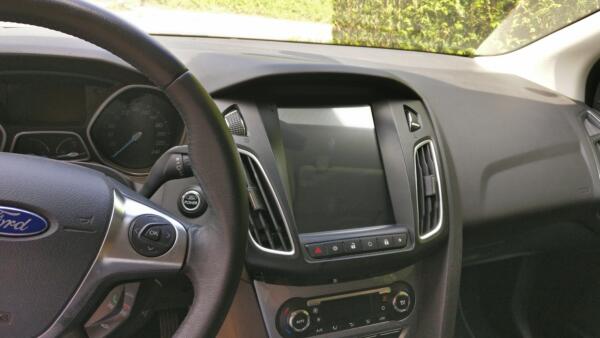 Navigatie AUTONAV Android GPS Dedicata Ford Focus 3 2011-2018 Stil Tesla, 32GB Stocare, 2GB DDR3 RAM, Display Vertical Stil Tesla 10", WiFi, 2 x USB, Bluetooth, Quad-Core 4 x 1.3GHz, 4 x 50W Audio