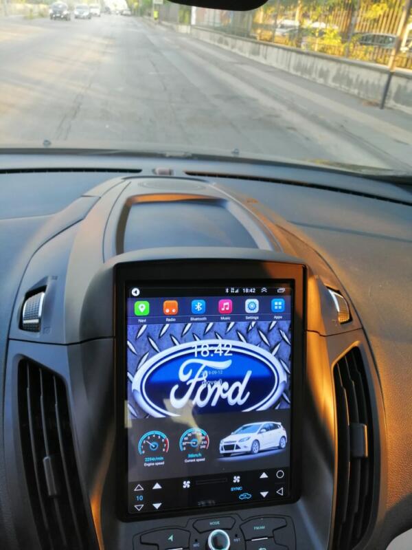 Navigatie AUTONAV Android GPS Dedicata Ford Kuga 2 Dupa 2012 si C-Max 2011-2019 Stil Tesla, 32GB Stocare, 2GB DDR3 RAM, Display Vertical Stil Tesla 10" , WiFi, 2 x USB, Bluetooth, Quad-Core 4 x 1.3GHz, 4 x 50W Audio