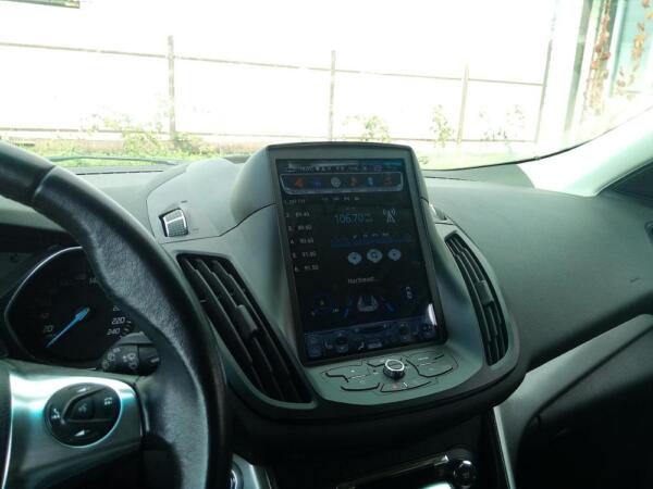 Navigatie AUTONAV Android GPS Dedicata Ford Kuga 2 Dupa 2012 si C-Max 2011-2019 Stil Tesla, 32GB Stocare, 2GB DDR3 RAM, Display Vertical Stil Tesla 10" , WiFi, 2 x USB, Bluetooth, Quad-Core 4 x 1.3GHz, 4 x 50W Audio
