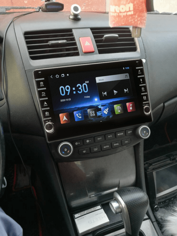 Navigatie AUTONAV PLUS Android GPS Dedicata Honda Accord 2002-2008, Model PRO Memorie 16GB Stocare, 1GB DDR3 RAM, Butoane Laterale Si Regulator Volum, Display 9" Full-Touch, WiFi, 2 x USB, Bluetooth, Quad-Core 4 * 1.3GHz, 4 * 50W Audio