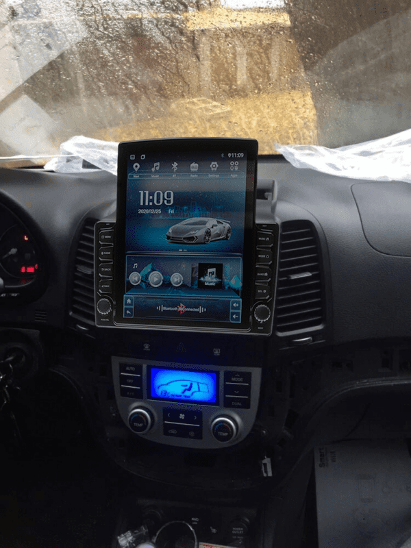 Navigatie AUTONAV PLUS Android GPS Dedicata Hyundai Santa Fe 2006-2012, Model XPERT Memorie 16GB Stocare, 1GB DDR3 RAM, Butoane Si Volum Fizice, Display Vertical Stil Tesla 10" Full-Touch, WiFi, 2 x USB, Bluetooth, Quad-Core 4 * 1.3GHz, 4 * 50W Audio