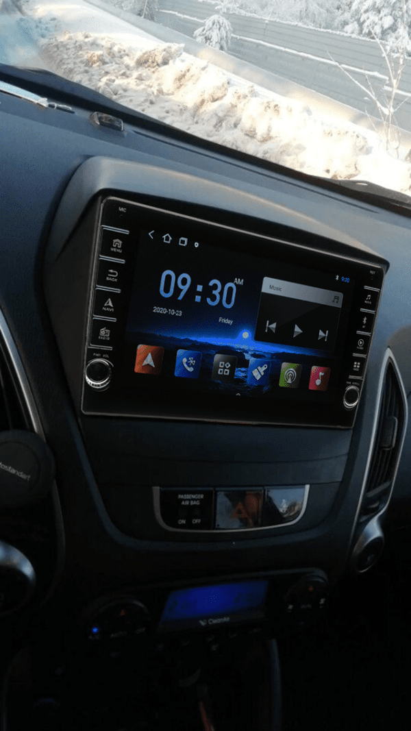 Navigatie AUTONAV ECO Android GPS Dedicata Hyundai Tucson ix35 2009-2015, Model PRO Memorie 16GB Stocare, 1GB DDR3 RAM, Butoane Laterale Si Regulator Volum, Display 8" Full-Touch, WiFi, 2 x USB, Bluetooth, Quad-Core 4 * 1.3GHz, 4 * 50W Audio