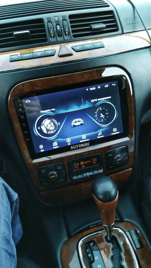 Navigatie AUTONAV Android GPS Dedicata Mercedes S-Class W220 1998-2005, Model Classic, Memorie 32GB Stocare, 2GB DDR3 RAM, Display 10" Full-Touch, WiFi, 2 x USB, Bluetooth, Quad-Core 4 * 1.3GHz, 4 * 50W Audio