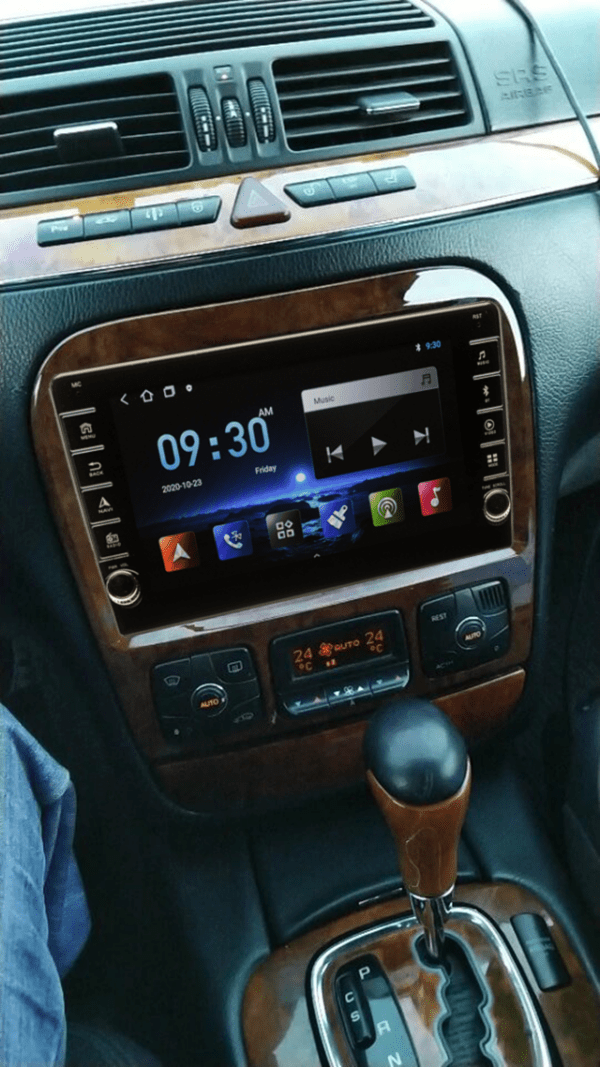 Navigatie AUTONAV Android GPS Dedicata Mercedes S-Class W220 1998-2005, Model PRO Memorie 32GB Stocare, 2GB DDR3 RAM, Butoane Laterale Si Regulator Volum, Display 9" Full-Touch, WiFi, 2 x USB, Bluetooth, Quad-Core 4 * 1.3GHz, 4 * 50W Audio