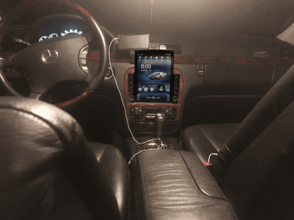 Navigatie AUTONAV Android GPS Dedicata Mercedes S-Class W220 1998-2005, Model XPERT Memorie 32GB Stocare, 2GB DDR3 RAM, Butoane Si Volum Fizice, Display Vertical Stil Tesla 10" Full-Touch, WiFi, 2 x USB, Bluetooth, Quad-Core 4 * 1.3GHz, 4 * 50W Audio
