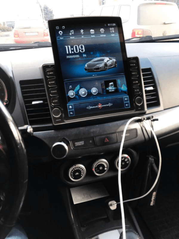 Navigatie AUTONAV Android GPS Dedicata Mitsubishi Lancer 2007-2017, Model XPERT Memorie 32GB Stocare, 2GB DDR3 RAM, Butoane Si Volum Fizice, Display Vertical Stil Tesla 10" Full-Touch, WiFi, 2 x USB, Bluetooth, Quad-Core 4 * 1.3GHz, 4 * 50W Audio
