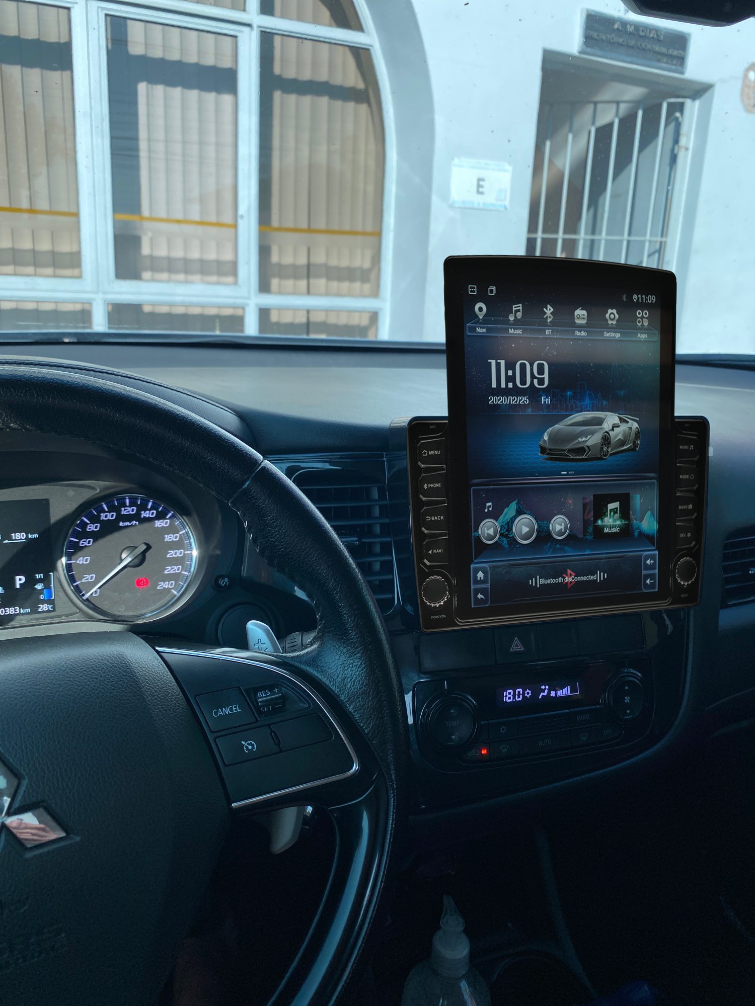 Navigatie AUTONAV PLUS Android GPS Dedicata Mitsubishi Outlander 2012-2018, Model XPERT Memorie 16GB Stocare, 1GB DDR3 RAM, Display Vertical Stil Tesla 10" Full-Touch, WiFi, 2 x USB, Bluetooth, Quad-Core 4 * 1.3GHz, 4 * 50W Audio