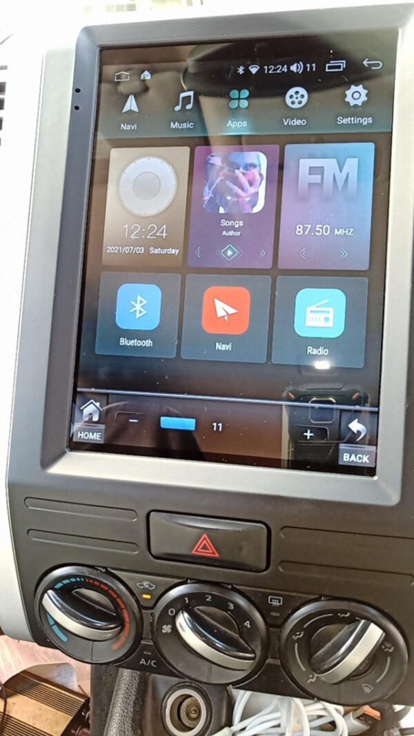 Navigatie AUTONAV Android GPS Dedicata Nissan X-Trail 2007-2013 Stil Tesla, 64GB Stocare, 4GB DDR3 RAM, Display Vertical Stil Tesla 10", WiFi, 2 x USB, Bluetooth, 4G, Octa-Core 8 x 1.3GHz, 4 x 50W
