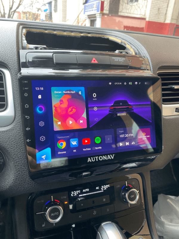 Navigatie AUTONAV Android GPS Dedicata Volkswagen Touareg 2010-2018, Model Classic, 64GB Stocare, 4GB DDR3 RAM, Display 9" , WiFi, 2 x USB, Bluetooth, 4G, Octa-Core 8 * 1.3GHz, 4 * 50W Audio