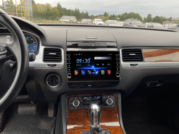 Navigatie AUTONAV Android GPS Dedicata Volkswagen Touareg 2010-2018, Model PRO 128GB Stocare, 6GB DDR3 RAM, Display 8" , WiFi, 2 x USB, Bluetooth, 4G, Octa-Core 8 x 1.3GHz, 4 x 50W Audio