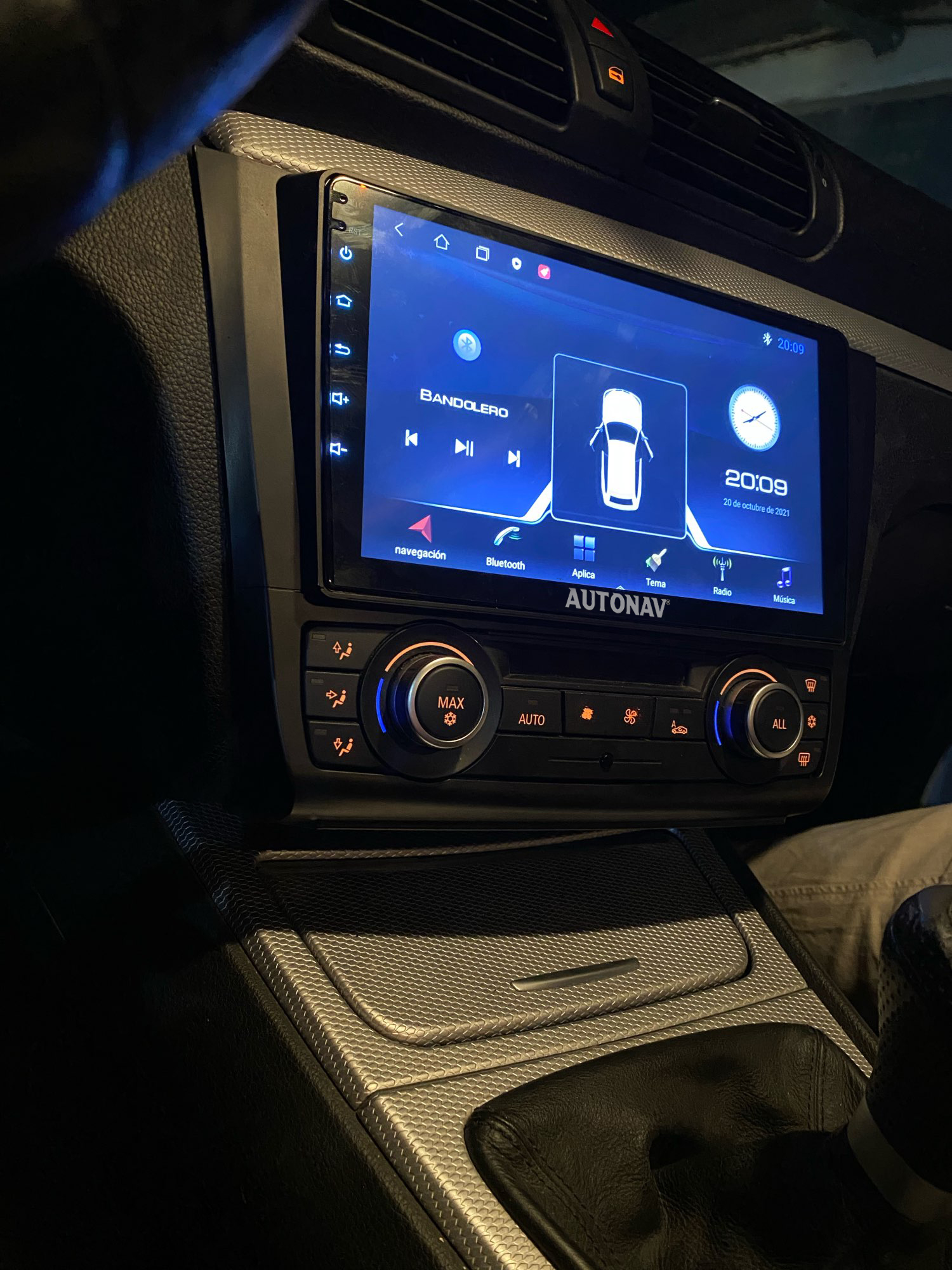 Navigatie AUTONAV Android GPS Dedicata BMW Seria 1 E81-88 Clima Auto, Model Classic, Memorie 64GB Stocare, 4GB DDR3 RAM, Display 9" Full-Touch, WiFi, 2 x USB, Bluetooth, 4G, Octa-Core 8 * 1.3GHz, 4 * 50W Audio