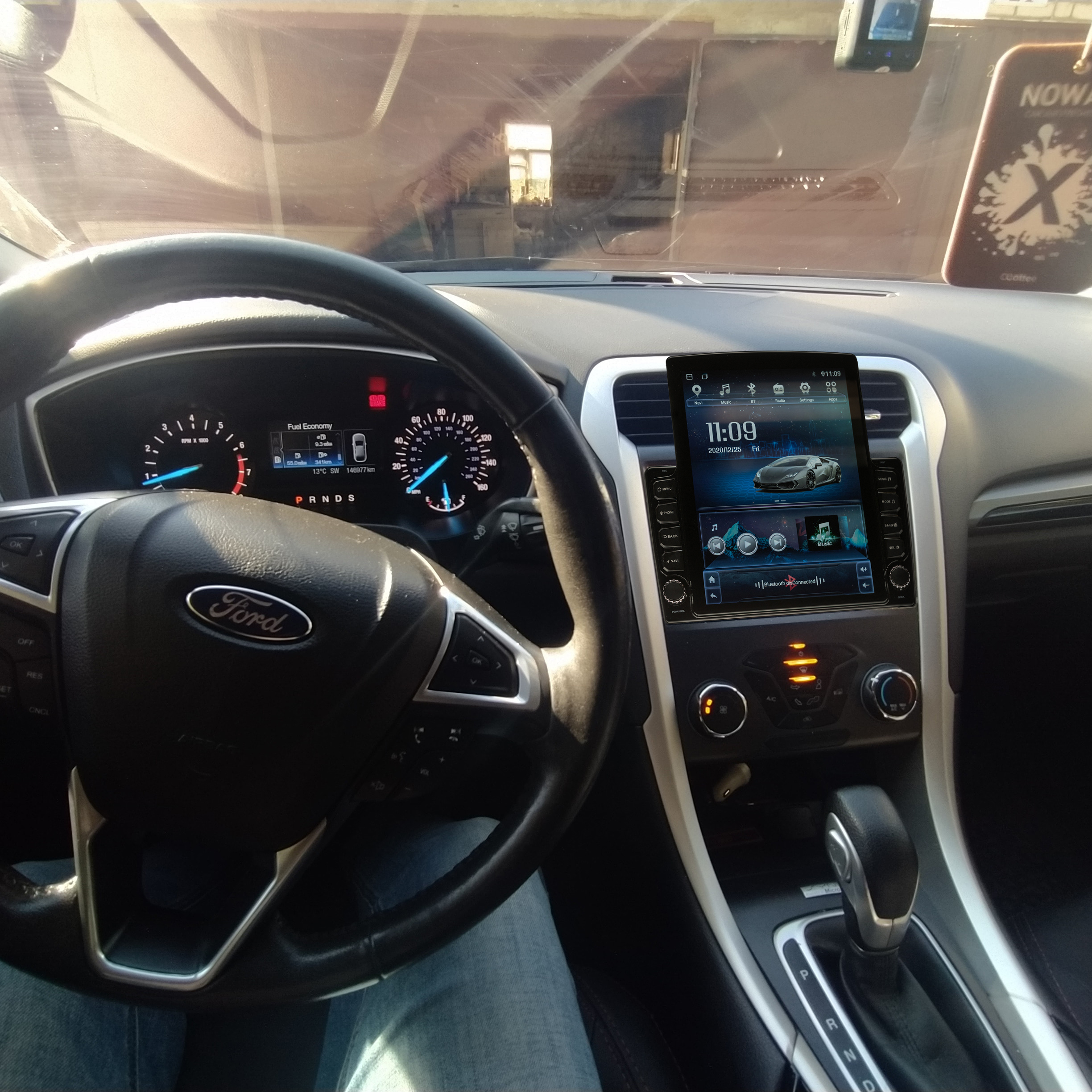Navigatie AUTONAV ECO Android GPS Dedicata Ford Mondeo 2013-2019, Model XPERT Memorie 16GB Stocare, 1GB DDR3 RAM, Display Vertical Stil Tesla 10" Full-Touch, WiFi, 2 x USB, Bluetooth, Quad-Core 4 * 1.3GHz, 4 * 50W Audio