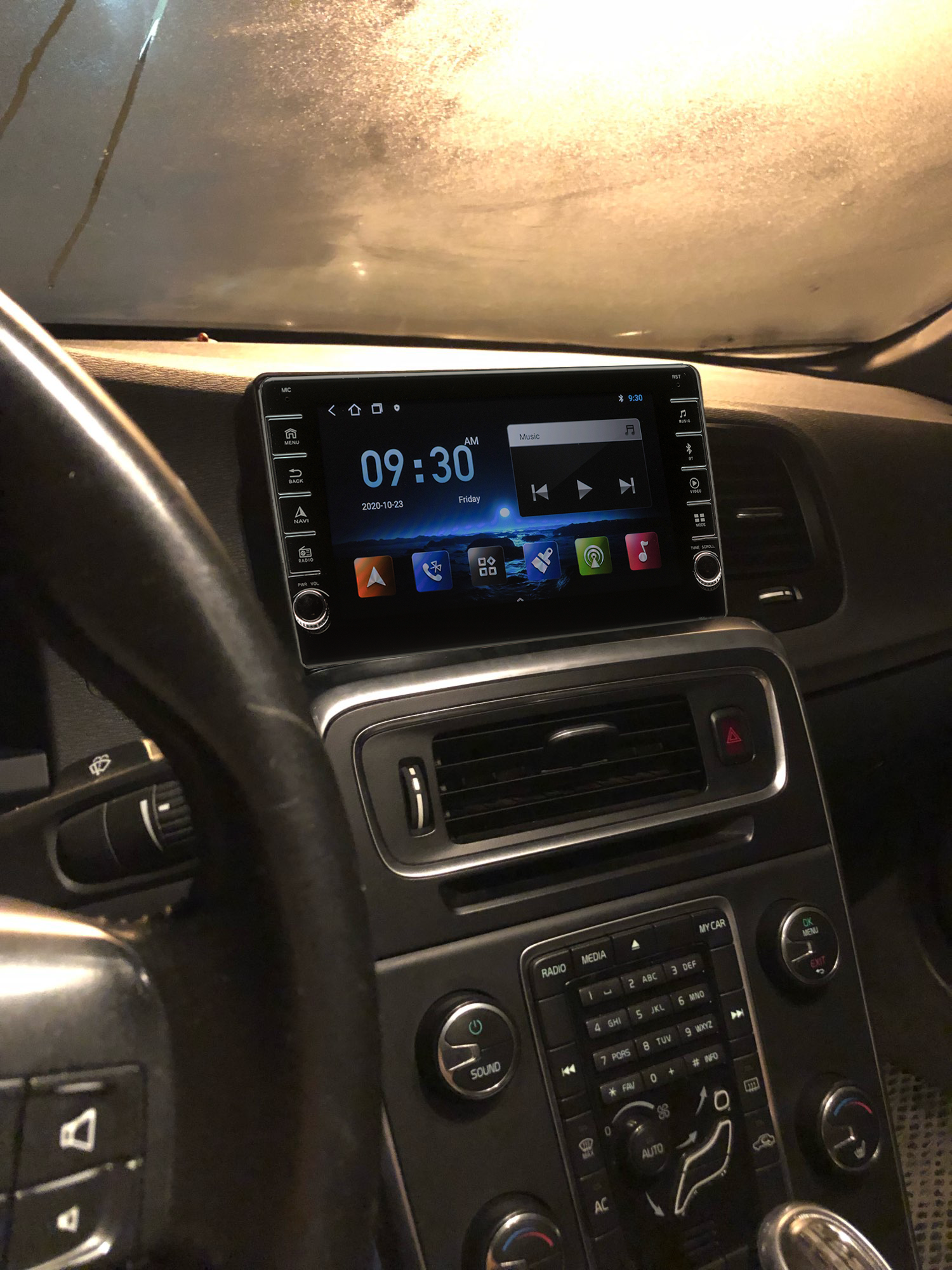 Navigatie AUTONAV Android GPS Dedicata Volvo S60 2011-2017, Model PRO Memorie 64GB Stocare, 4GB DDR3 RAM, Display 8" Full-Touch, WiFi, 2 x USB, Bluetooth, 4G, Octa-Core 8 * 1.3GHz, 4 * 50W Audio