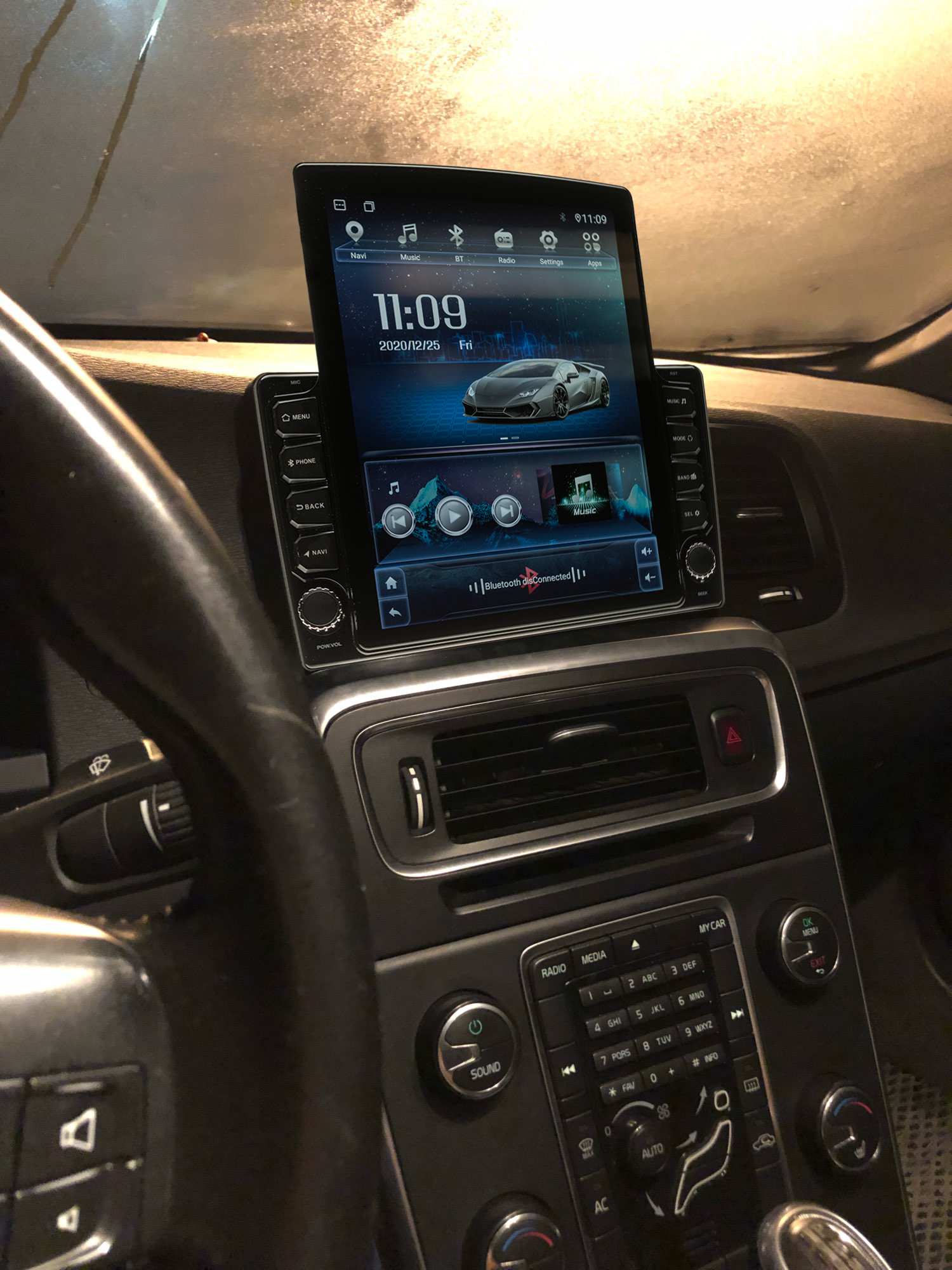 Navigatie AUTONAV ECO Android GPS Dedicata Volvo S60 2011-2017, Model XPERT Memorie 16GB Stocare, 1GB DDR3 RAM, Display Vertical Stil Tesla 10" Full-Touch, WiFi, 2 x USB, Bluetooth, Quad-Core 4 * 1.3GHz, 4 * 50W Audio