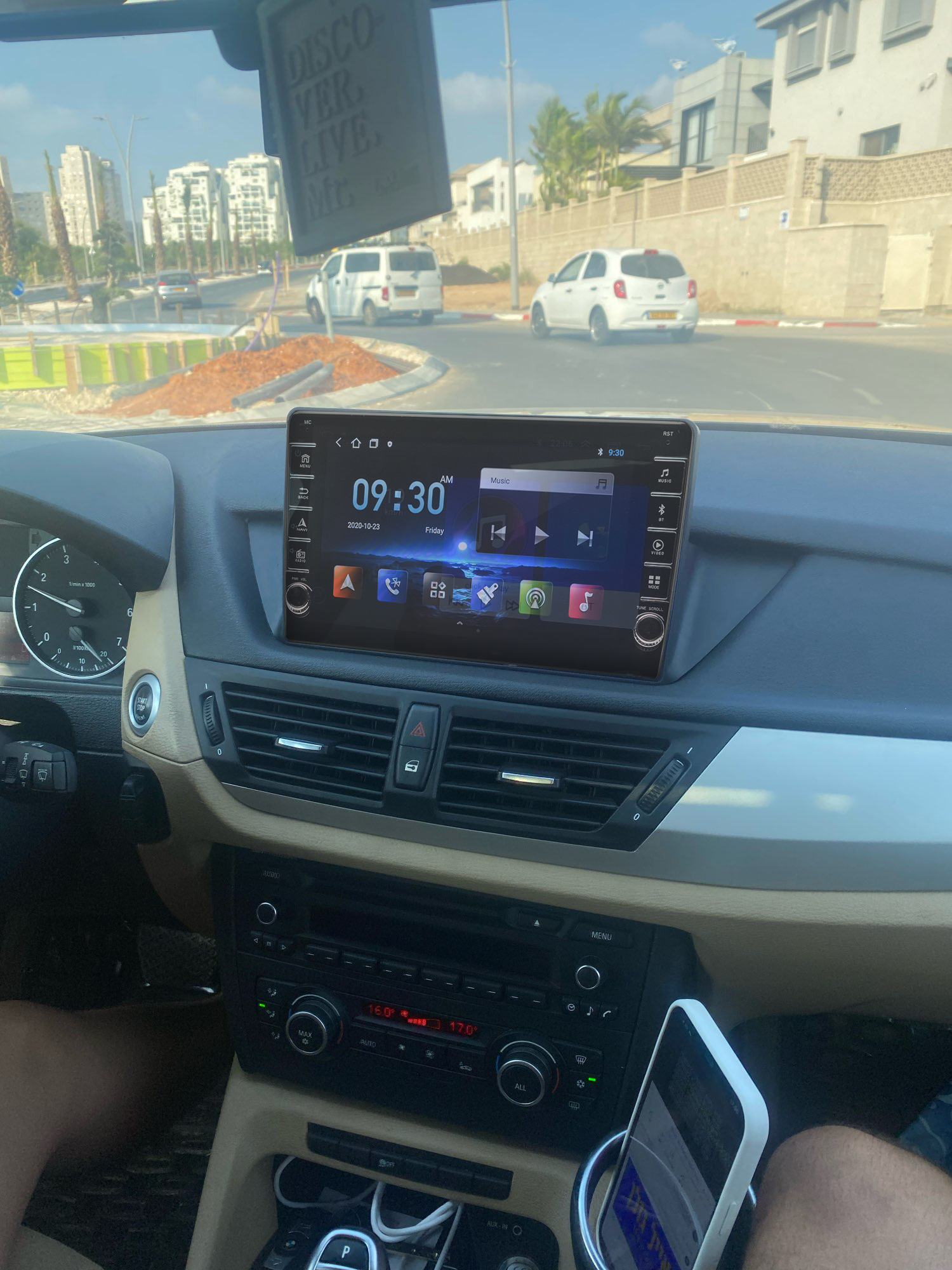 Navigatie AUTONAV ECO Android GPS Dedicata BMW X1 E84, Model PRO Memorie 16GB Stocare, 1GB DDR3 RAM, Display 9" Full-Touch, WiFi, 2 x USB, Bluetooth, Quad-Core 4 * 1.3GHz, 4 * 50W Audio