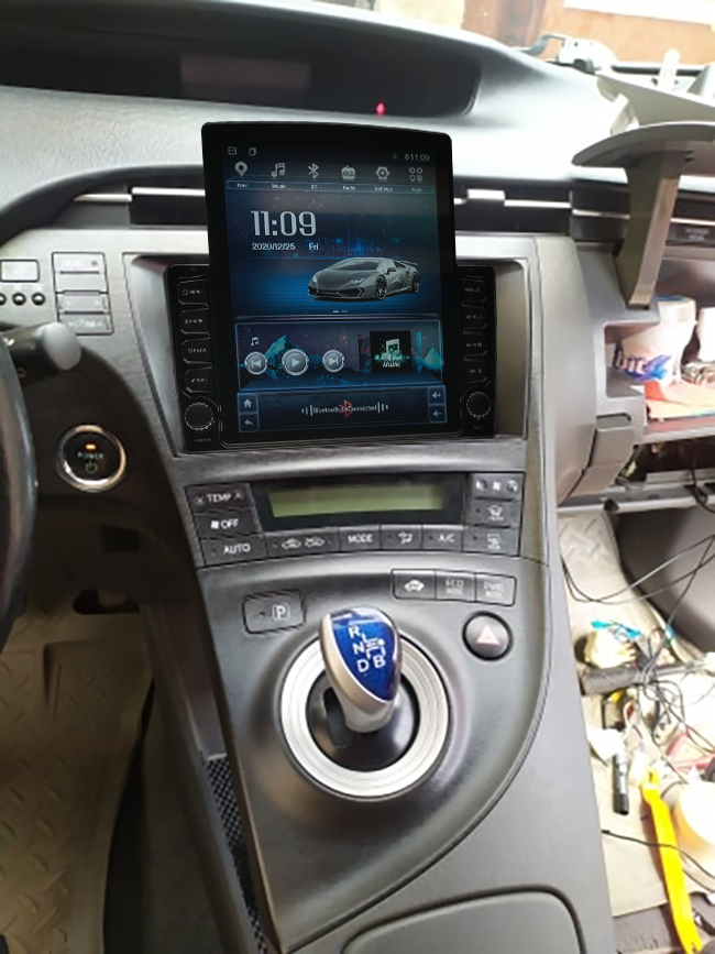 Navigatie AUTONAV PLUS Android GPS Dedicata Toyota Prius 2009-2015, Model XPERT Memorie 16GB Stocare, 1GB DDR3 RAM, Display Vertical Stil Tesla 10" Full-Touch, WiFi, 2 x USB, Bluetooth, Quad-Core 4 * 1.3GHz, 4 * 50W Audio
